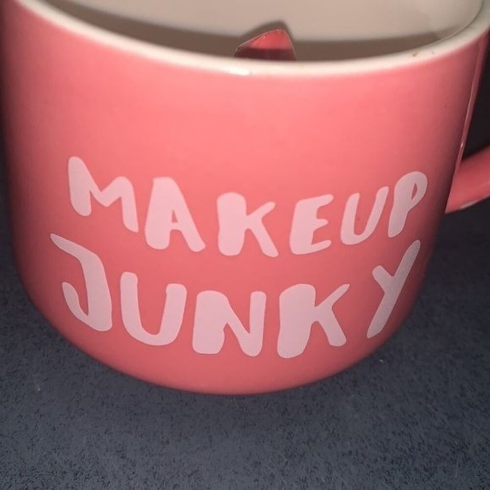 Makeup Junky Pink Ceramic Mug With Lipstick Inside - Picture 4 of 7